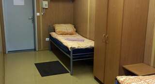 Гостевой дом Юганка Нефтеюганск Односпальная кровать в общем номере для мужчин и женщин-1