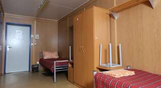 Гостевой дом Юганка Нефтеюганск Односпальная кровать в общем номере для мужчин и женщин-3