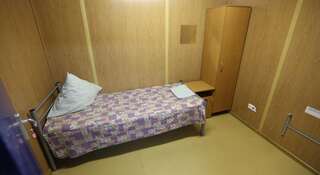 Гостевой дом Юганка Нефтеюганск Односпальная кровать в общем номере для мужчин и женщин-5